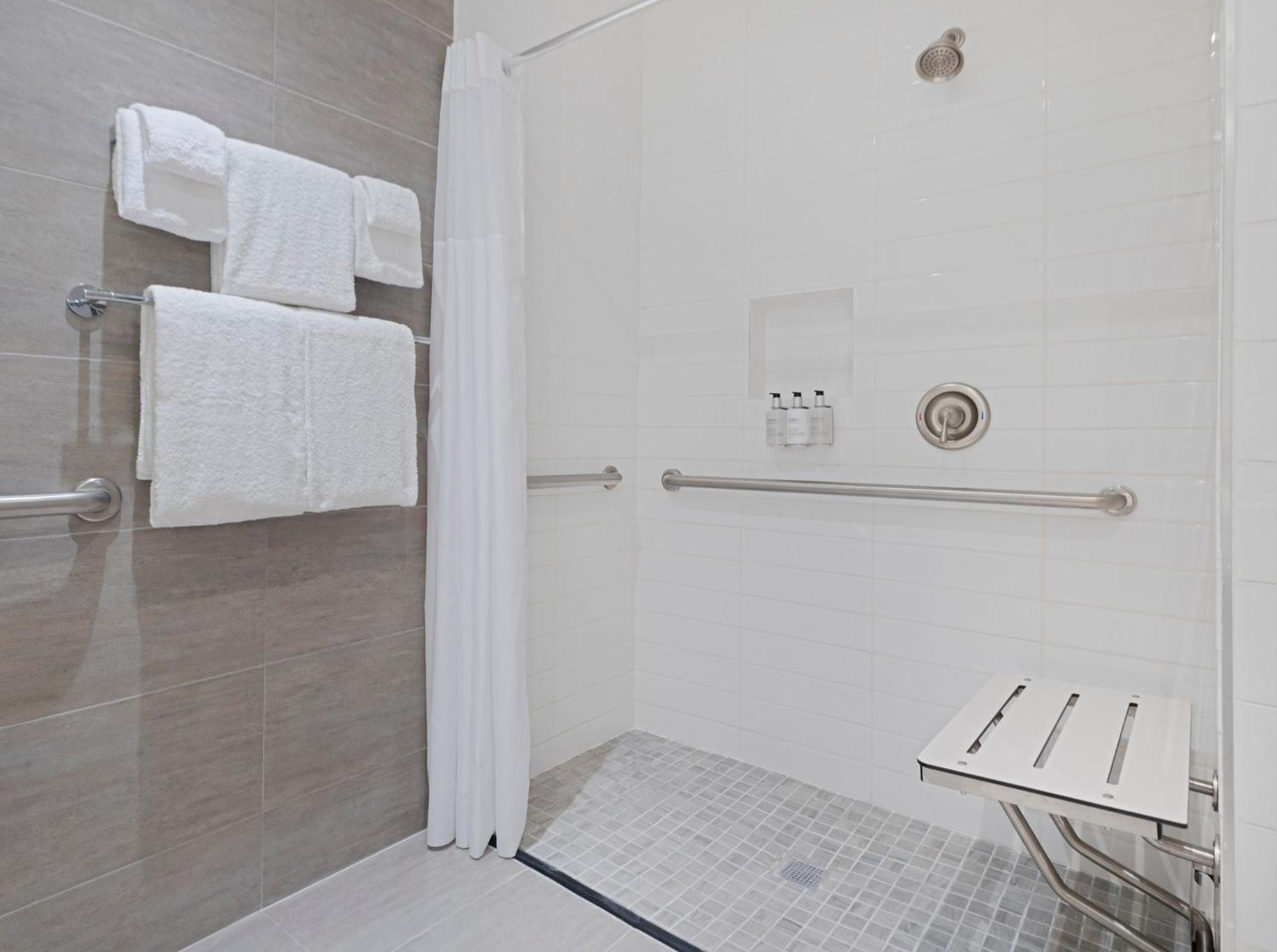 Voco Fiorello - Laguardia East By Ihg New York Luaran gambar